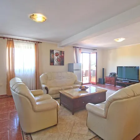 House 2209 بيت للعطل Šišan