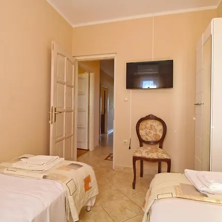 House 2209 * Šišan