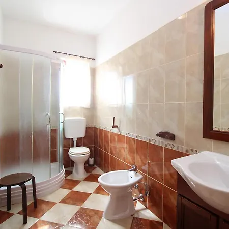 House 2209 * Šišan