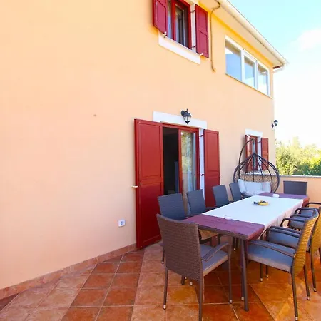 House 2209 بيت للعطل