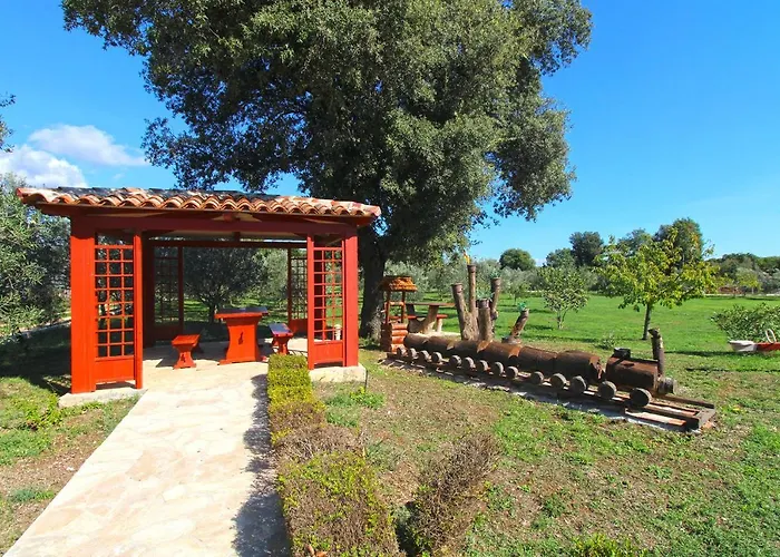 بيت للعطل House 2209 *