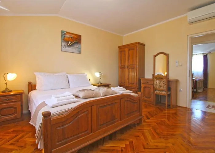 بيت للعطل House 2209