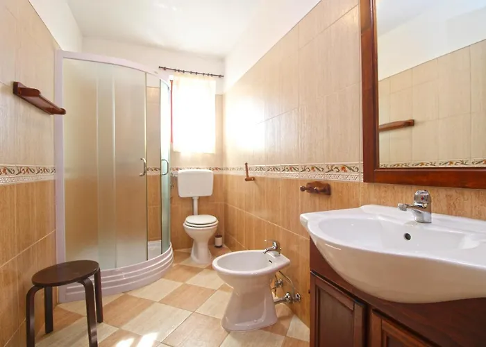 House 2209 * Šišan