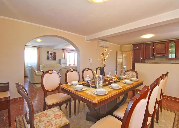 House 2209 بيت للعطل Šišan