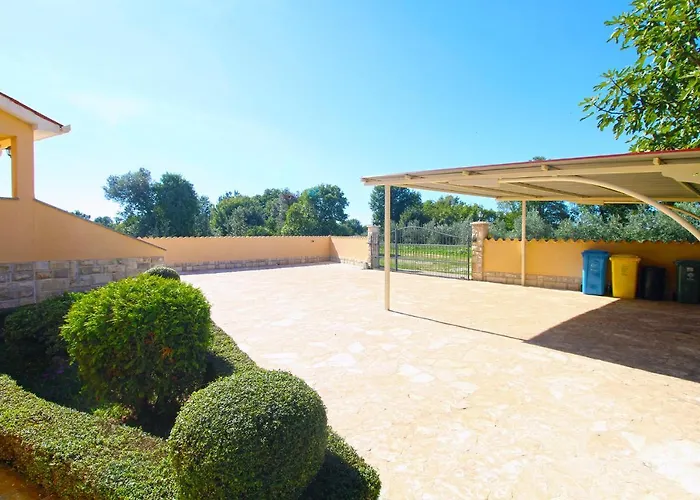 House 2209 بيت للعطل *