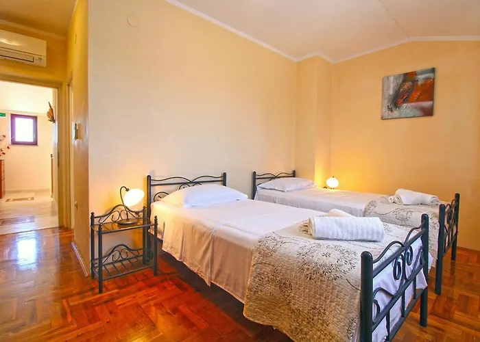 House 2209 * Šišan