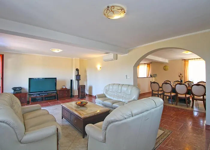 House 2209 بيت للعطل