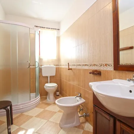 House 2209 * Šišan