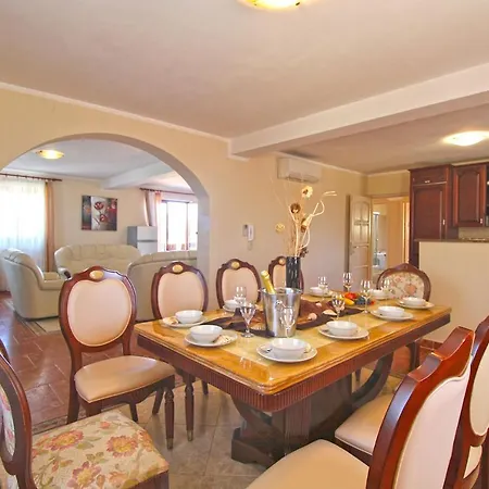 House 2209 Vikendica Sisan